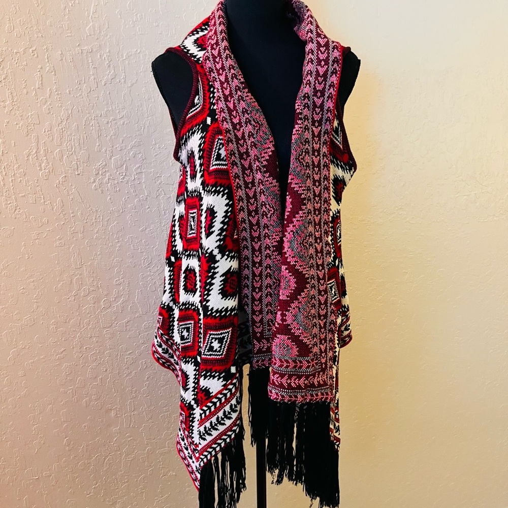 Romeo & Juliet Couture Red and Black Knit Vest